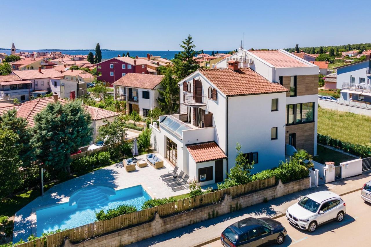 Villa Andrija Family Dream With Heated Pool At The Sea With Beautiful Garden, Outside Cinema And Kids Playground Фажана Екстер'єр фото
