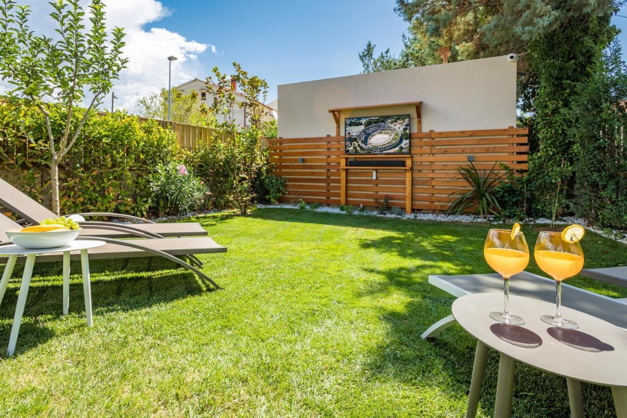 Villa Andrija Family Dream With Heated Pool At The Sea With Beautiful Garden, Outside Cinema And Kids Playground Фажана Екстер'єр фото