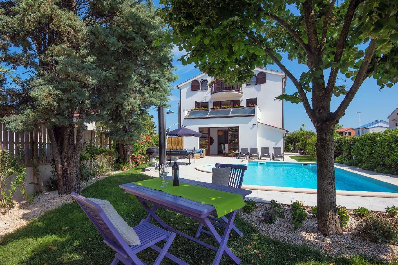 Villa Andrija Family Dream With Heated Pool At The Sea With Beautiful Garden, Outside Cinema And Kids Playground Фажана Екстер'єр фото