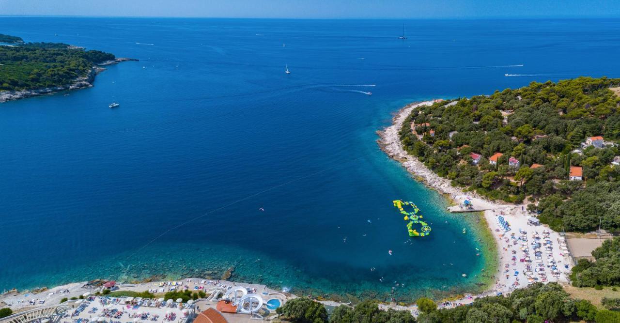 Villa Andrija Family Dream With Heated Pool At The Sea With Beautiful Garden, Outside Cinema And Kids Playground Фажана Екстер'єр фото
